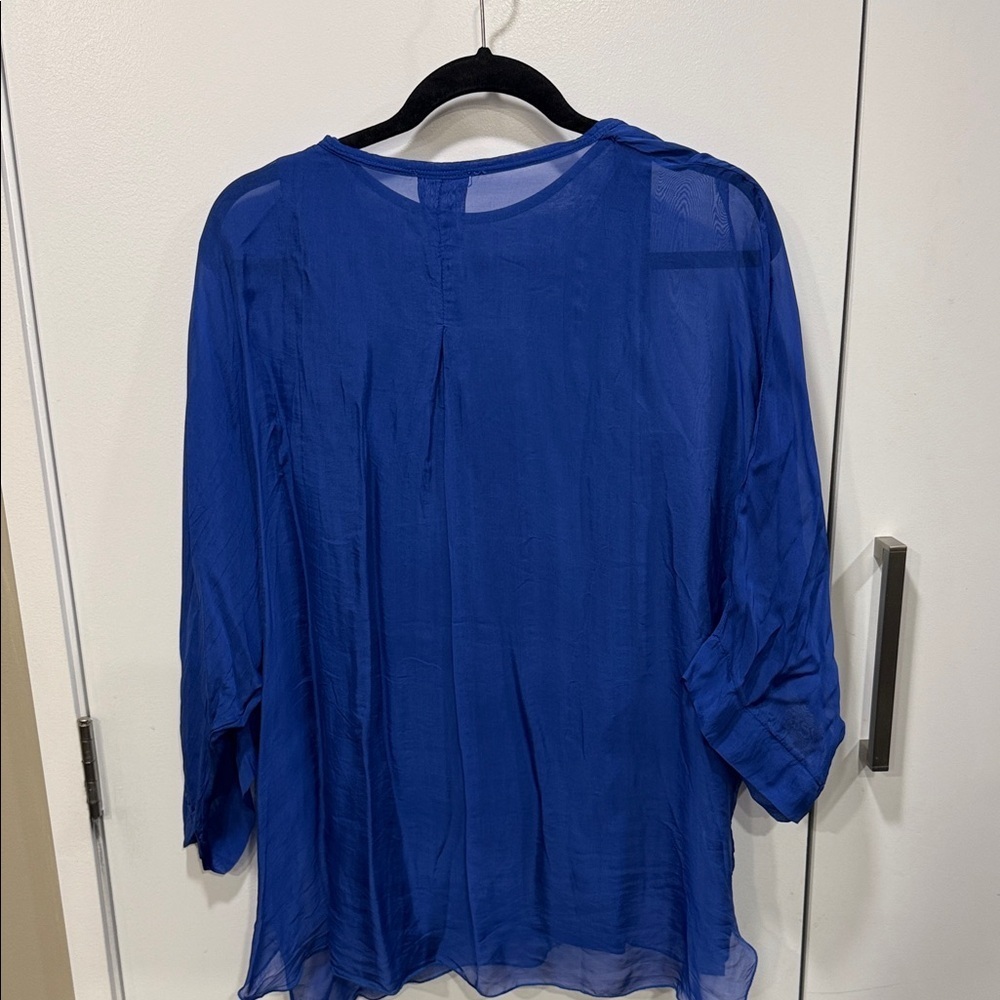 Women's Blue Silk Button-Up Top - Picture 2 of 2